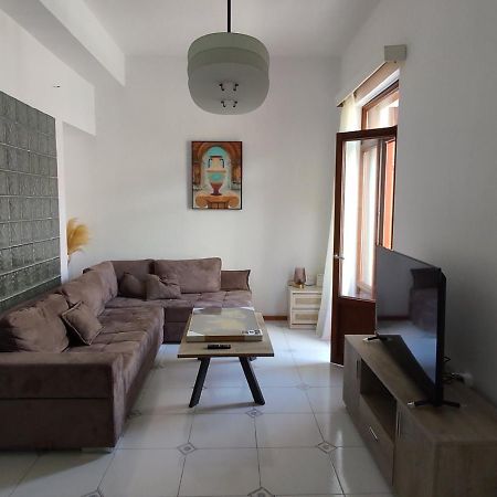 Dr. J. Spon Apartment Nafpaktos Exteriör bild