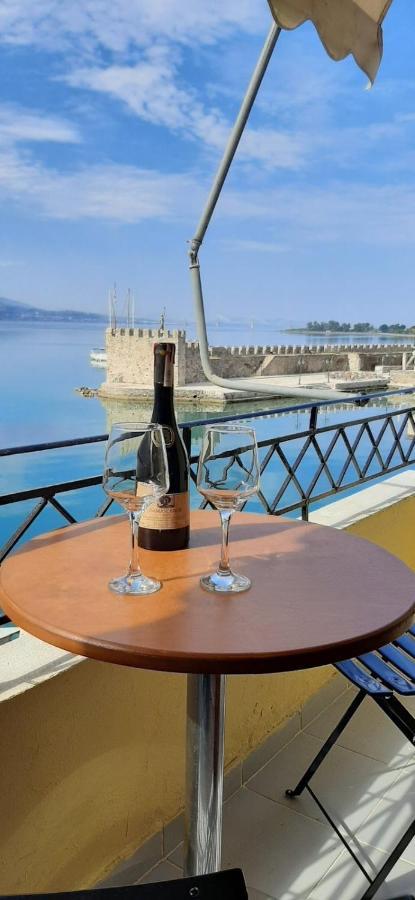 Dr. J. Spon Apartment Nafpaktos Exteriör bild