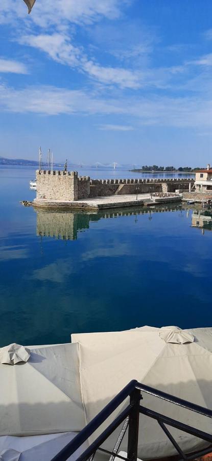 Dr. J. Spon Apartment Nafpaktos Exteriör bild